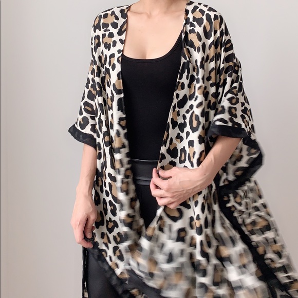 BOHEMIAN LEOPARD PRINT KIMONO DUSTER - Picture 4 of 8